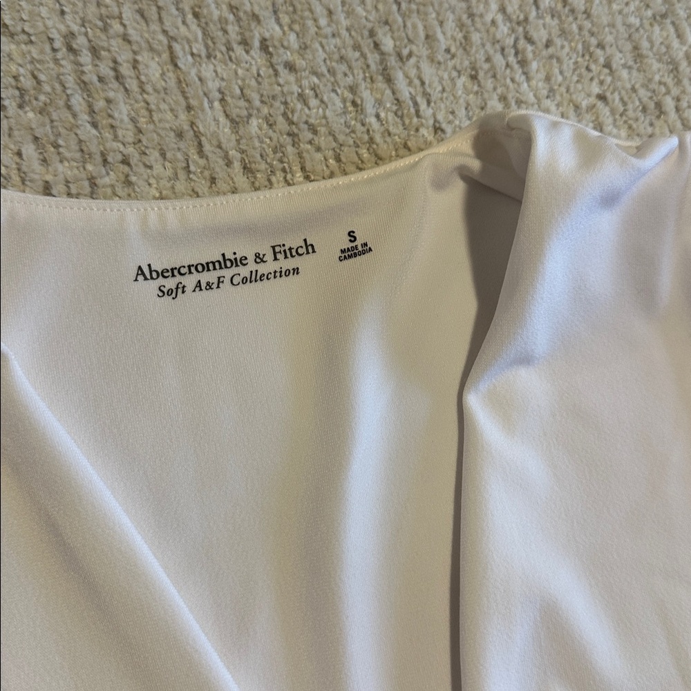 Abercrombie & Fitch top - Picture 2 of 4